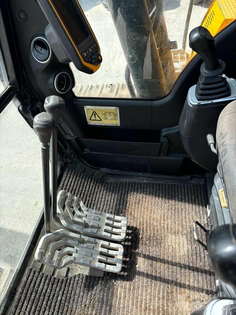 JCB JS 160 LC Гусеничні екскаватори