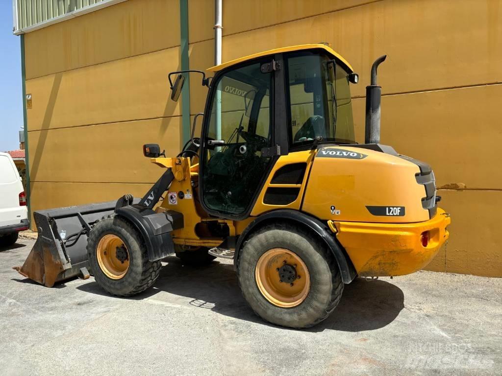 Volvo L 25 F Фронтальні навантажувачі
