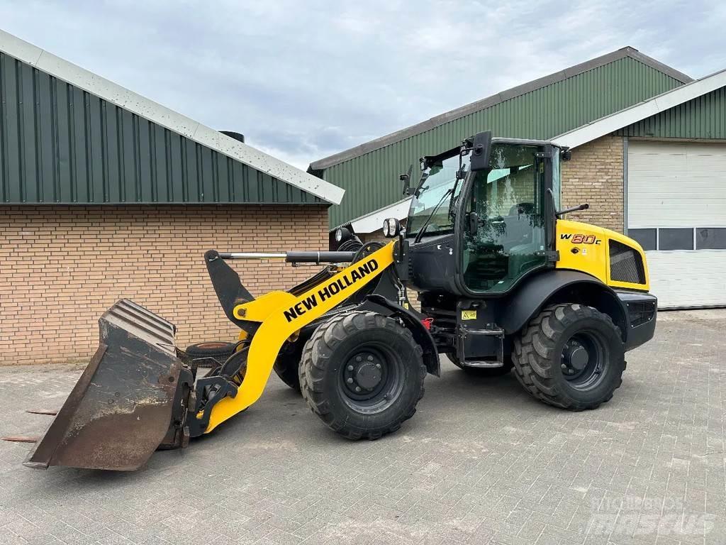 New Holland W80C Фронтальні навантажувачі