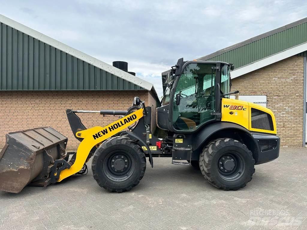 New Holland W80C Фронтальні навантажувачі
