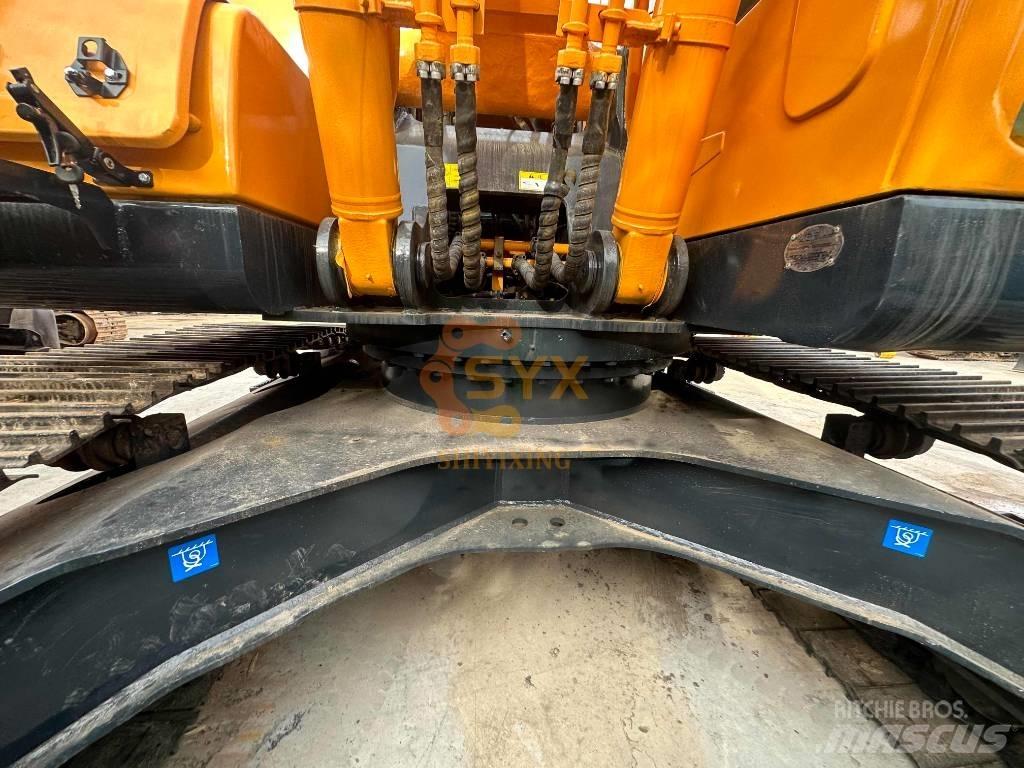 Hyundai R220 Гусеничні екскаватори