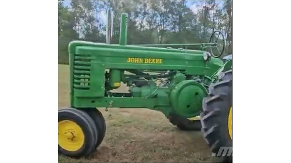 John Deere A Трактори