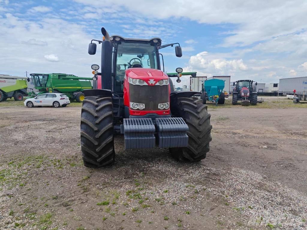 Massey Ferguson 8735 Трактори
