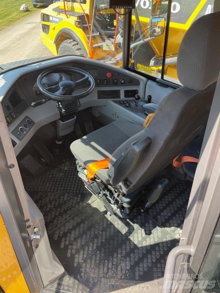 Volvo A30G Зчленовані самоскиди