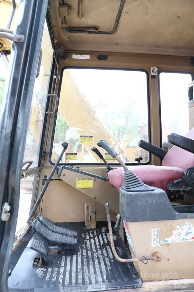 CAT E 70 B Міні-екскаватори < 7т