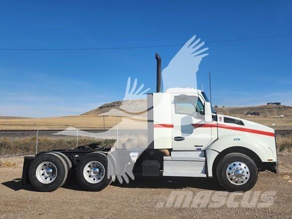 Kenworth T880 Тягачі