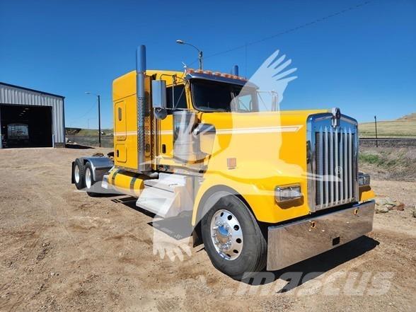 Kenworth W900 Тягачі