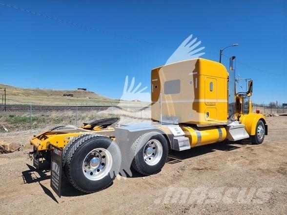 Kenworth W900 Тягачі