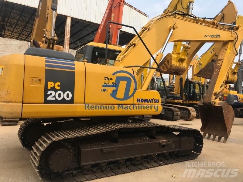 Komatsu PC200-7 Гусеничні екскаватори