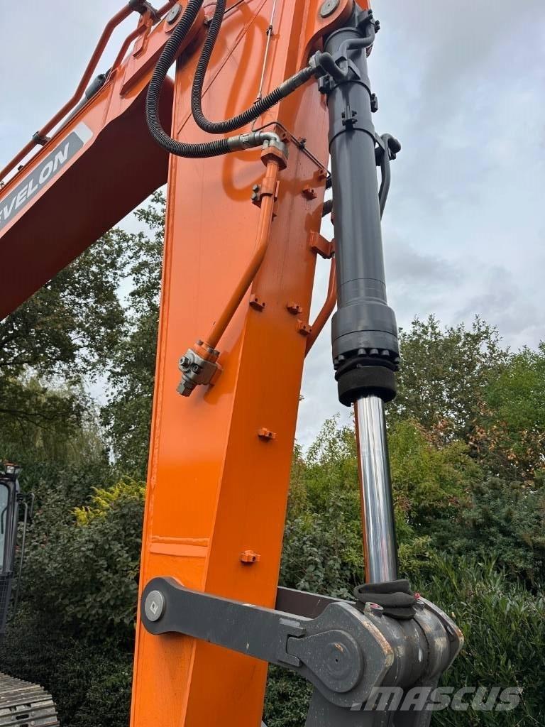 Develon DX 300 LC-7M Гусеничні екскаватори