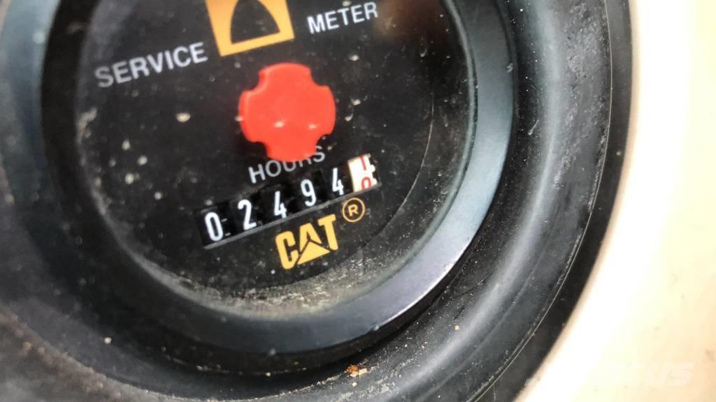 CAT 320 C L Гусеничні екскаватори