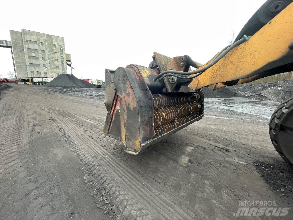 Liebherr L 580 Фронтальні навантажувачі