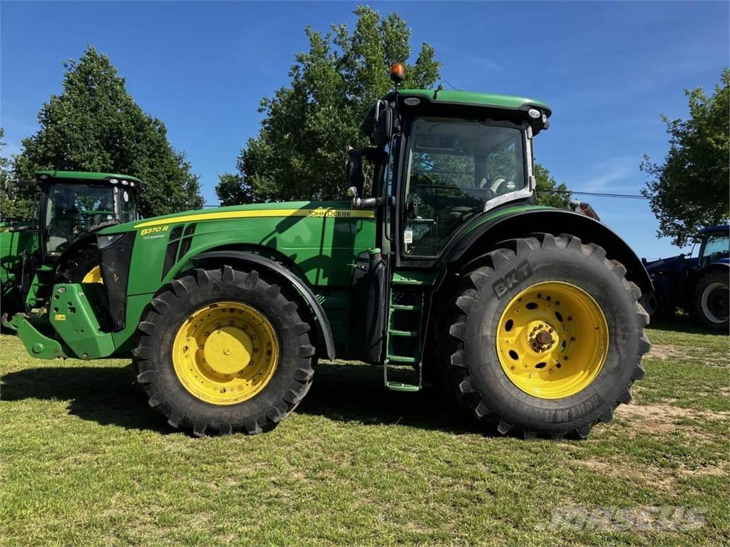 John Deere 8370R Трактори