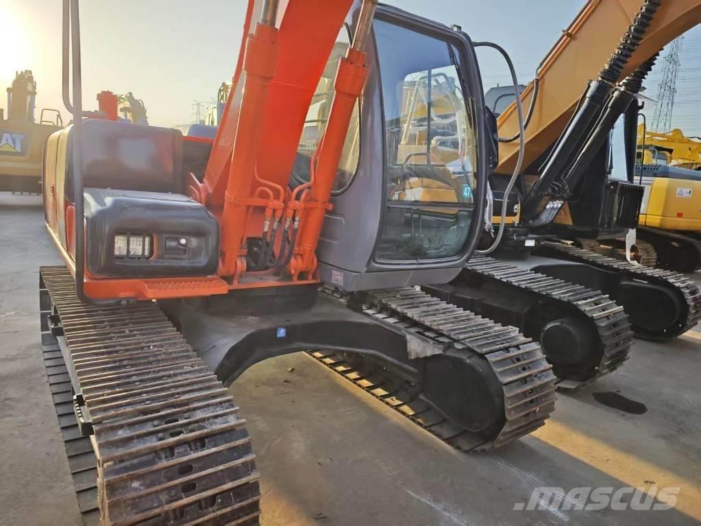 Hitachi ZX 120 Гусеничні екскаватори