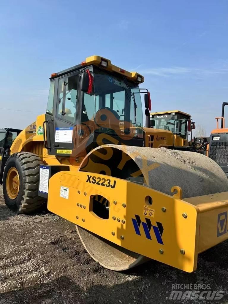 XCMG XS 233J Грунтові котки