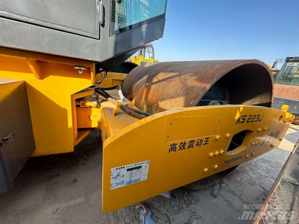 XCMG XS 233J Грунтові котки