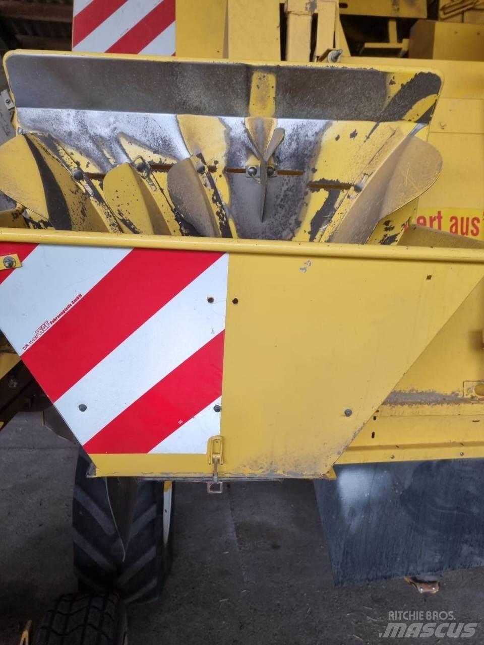 New Holland TF 76 Зернозбиральні комбайни