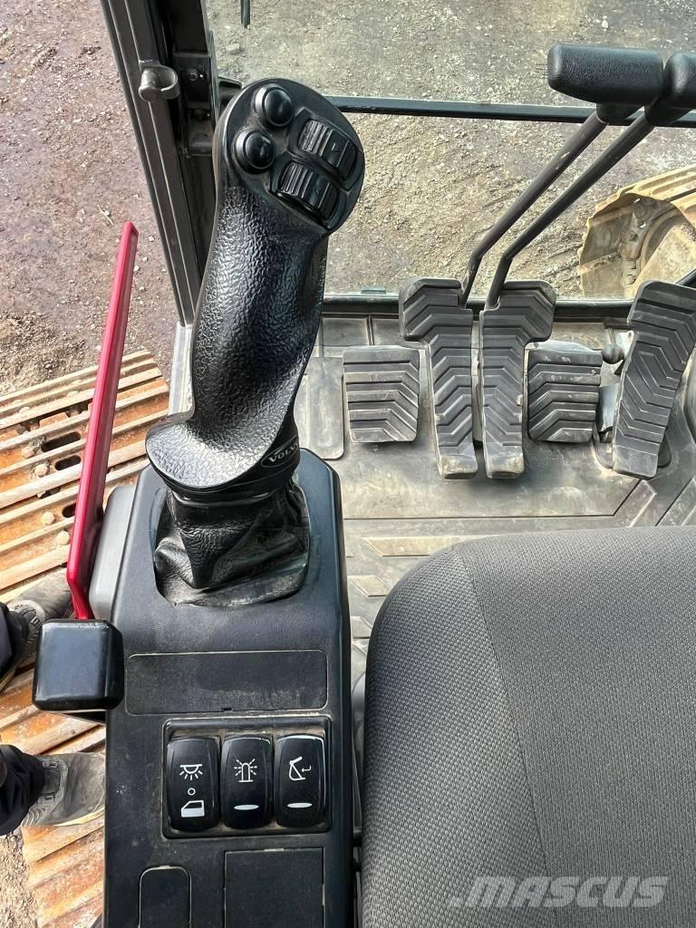 Volvo ECR 235 EL Гусеничні екскаватори