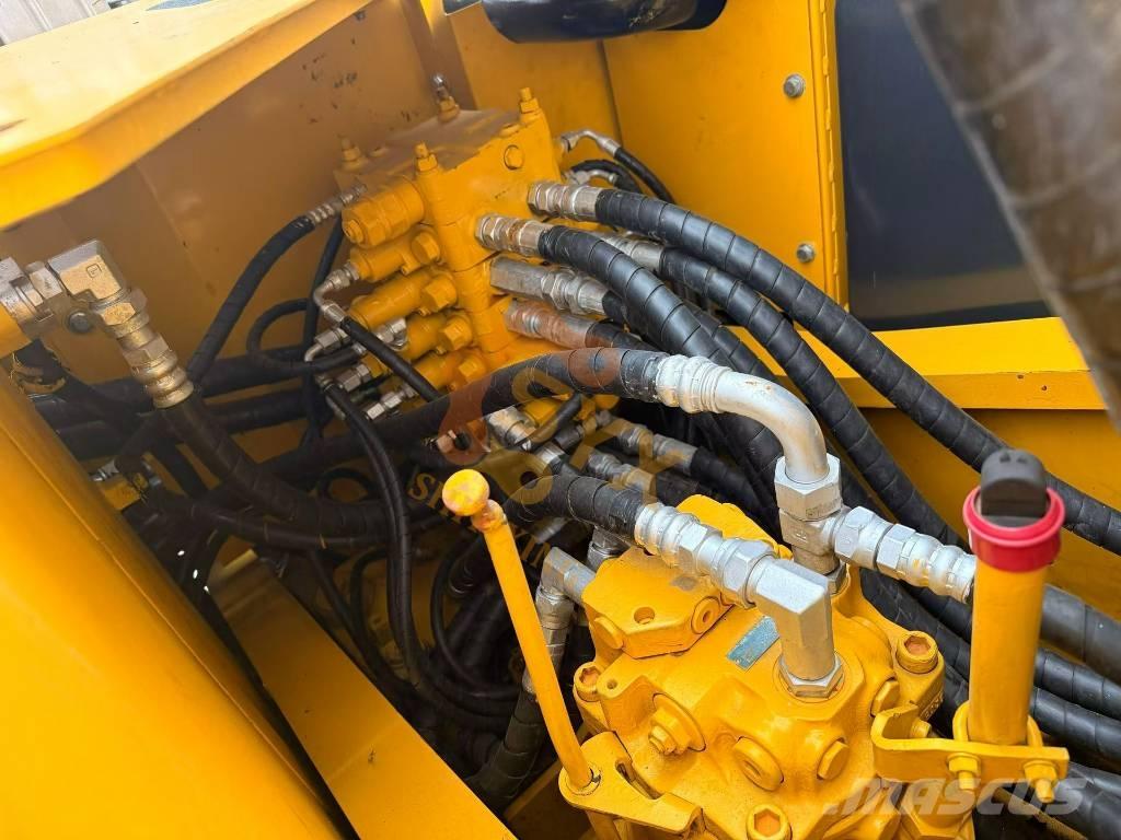 Komatsu PC160 Гусеничні екскаватори