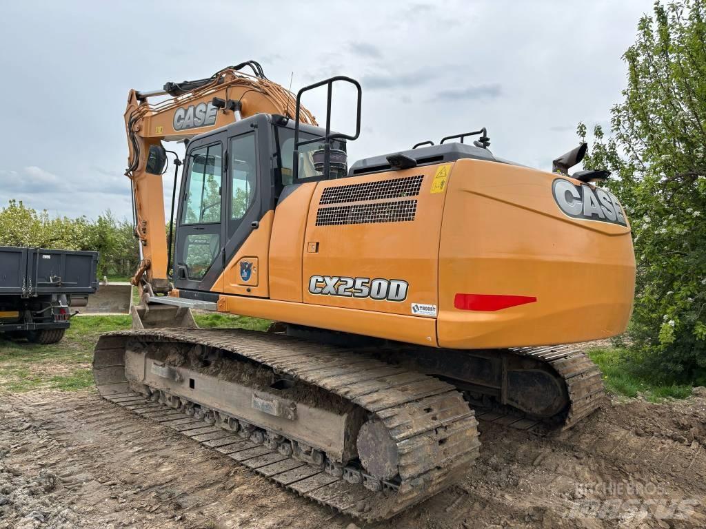 CASE CX 250 D Гусеничні екскаватори