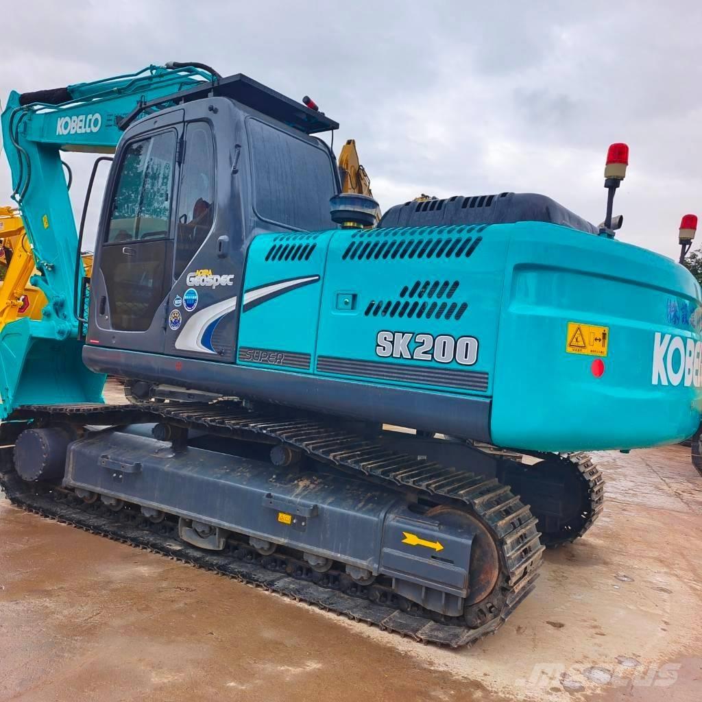 Kobelco SK 200 Гусеничні екскаватори