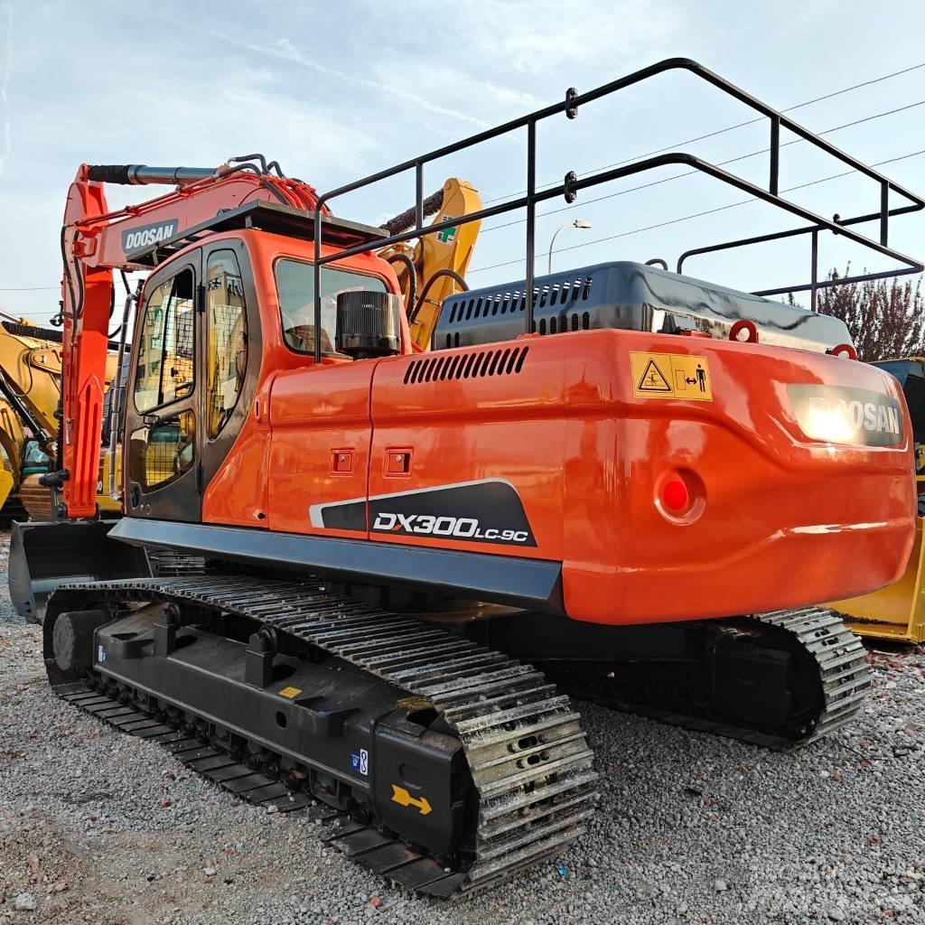 Doosan DX300LC-9C Гусеничні екскаватори