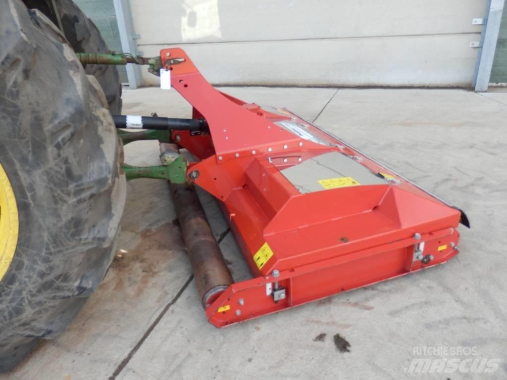 Trimax Snake Навісні та причіпні косарки