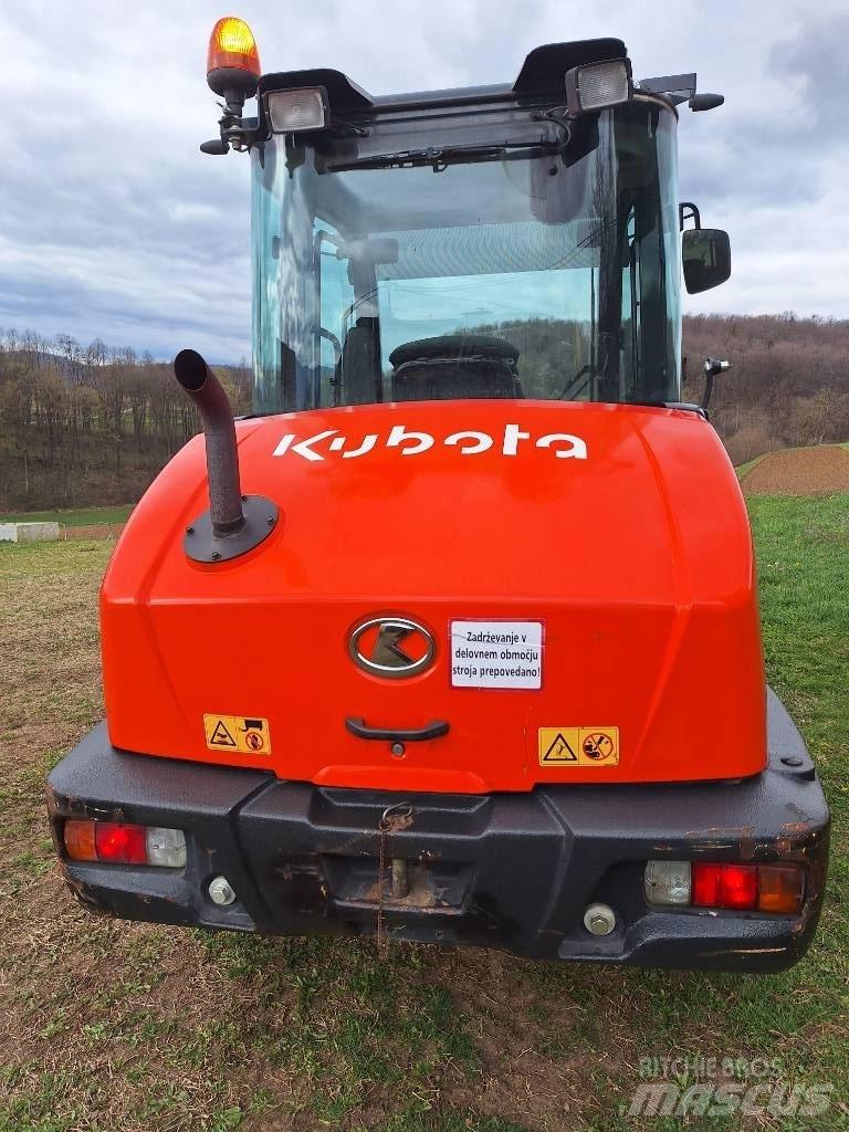 Kubota R 085 Фронтальні навантажувачі