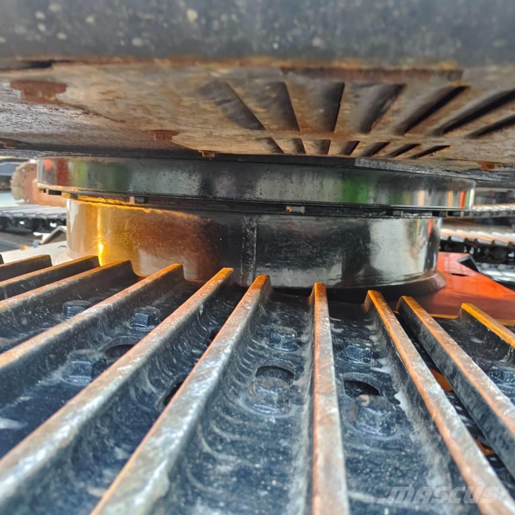 Hitachi ZX 120 Гусеничні екскаватори