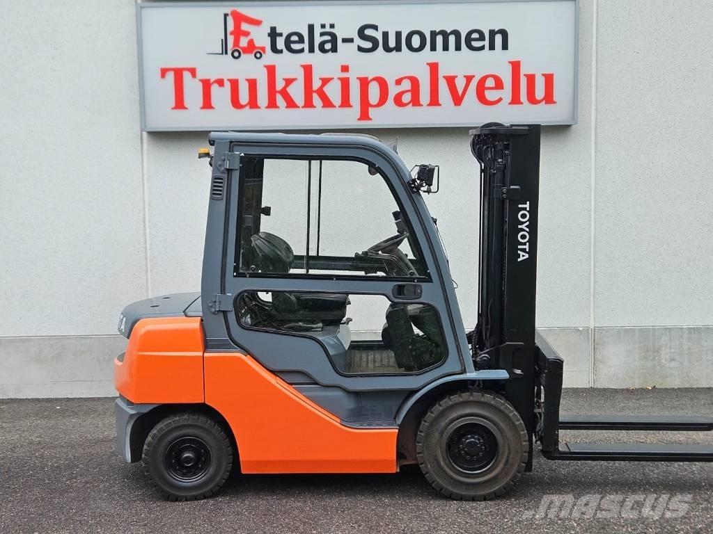 Toyota 02-8 FDF 25 Дизельні навантажувачі