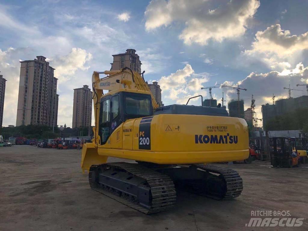 Komatsu PC 200-7 Гусеничні екскаватори