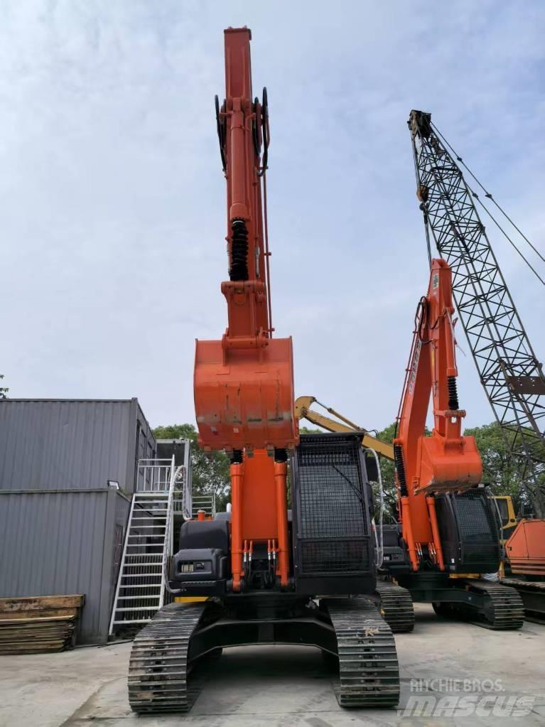 Hitachi ZX 200-3 G Гусеничні екскаватори