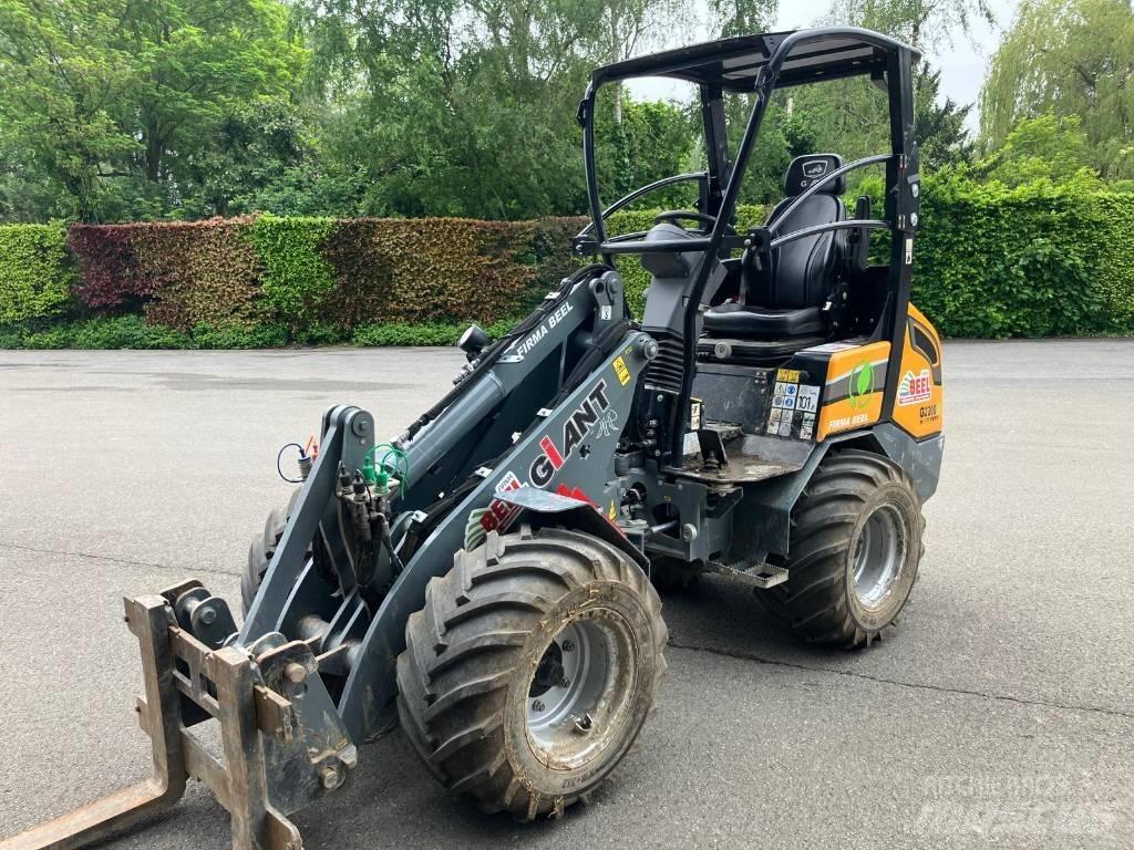 GiANT G2200E Міні-навантажувачі