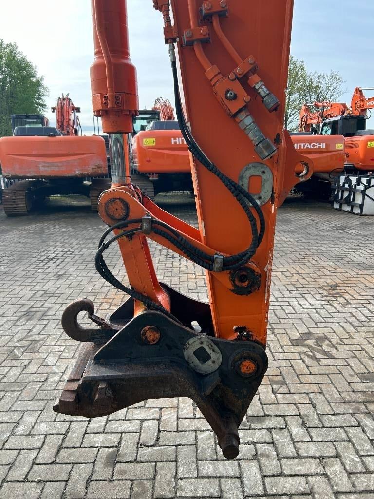 Hitachi ZX 140 W-3 Колісні екскаватори