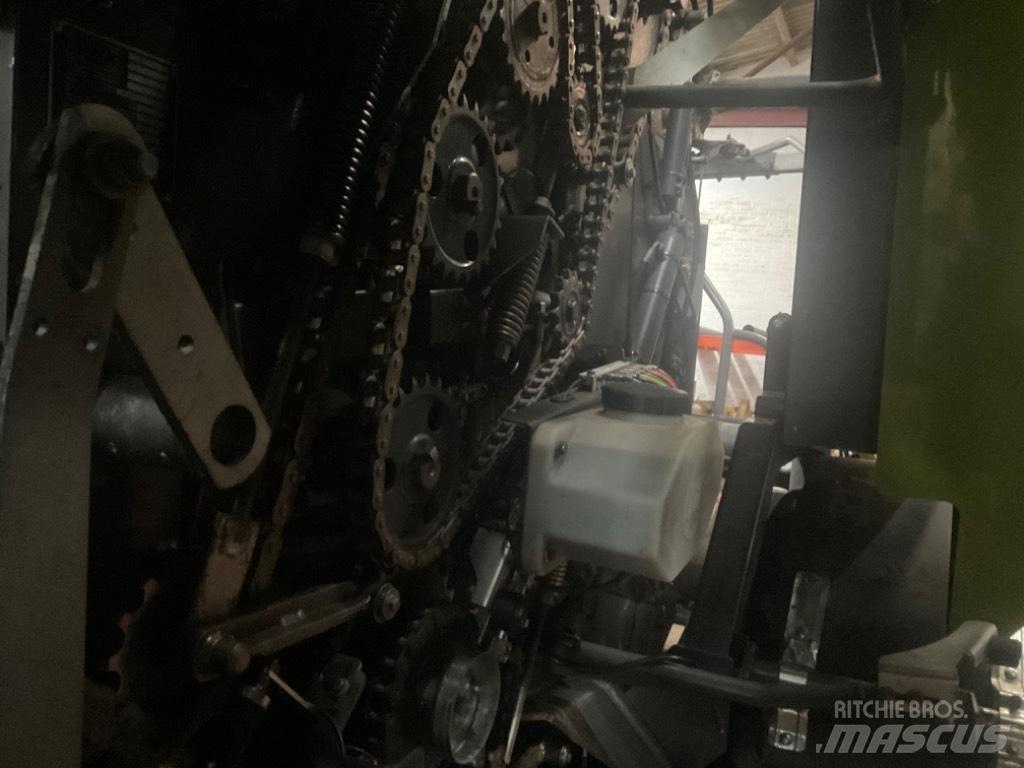 CLAAS Uniwrap 455 Рулонні прес-підбирачі