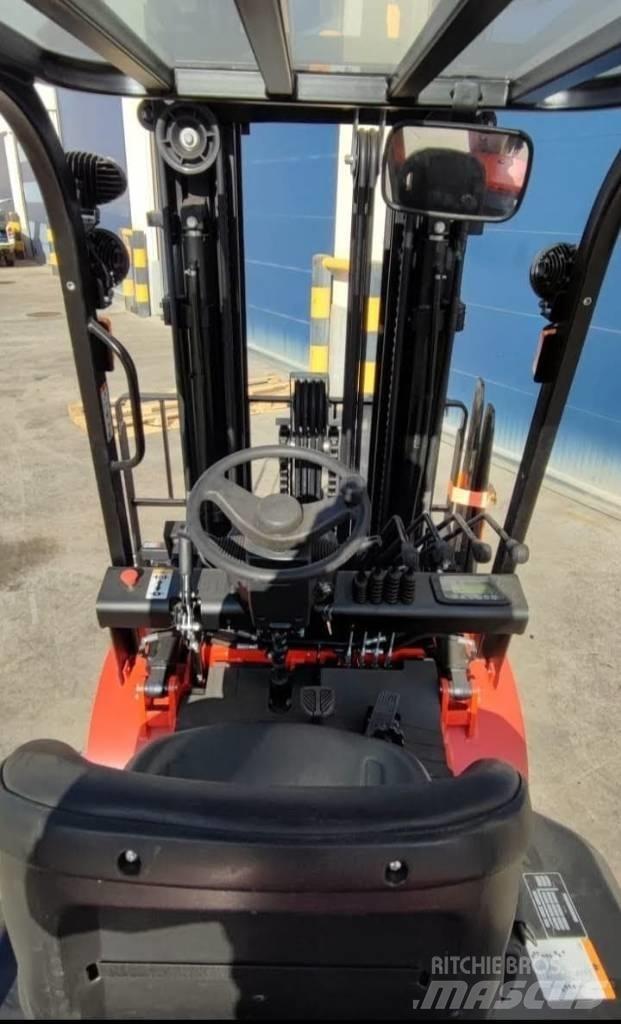 EP EQUIPMENT EFL302 Електронавантажувачі
