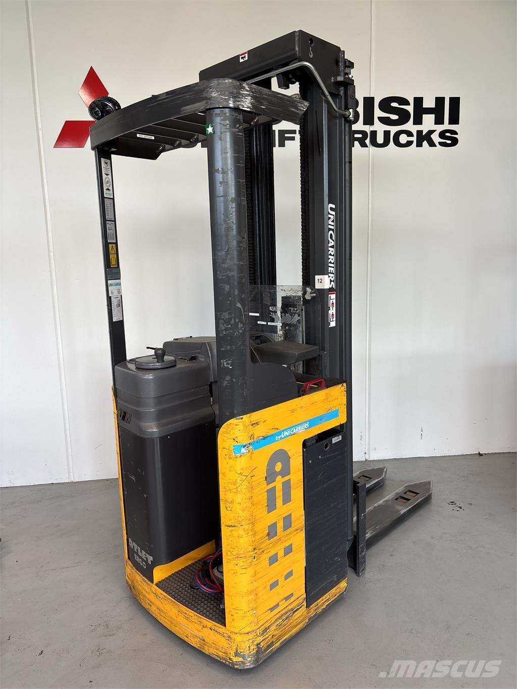 Atlet ASN200 Самохідні електроштабелери