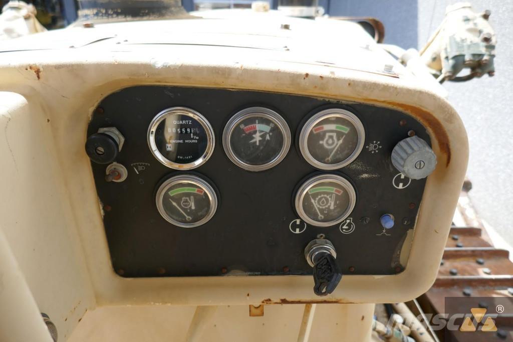 CAT D7G Ex-army Гусеничні бульдозери