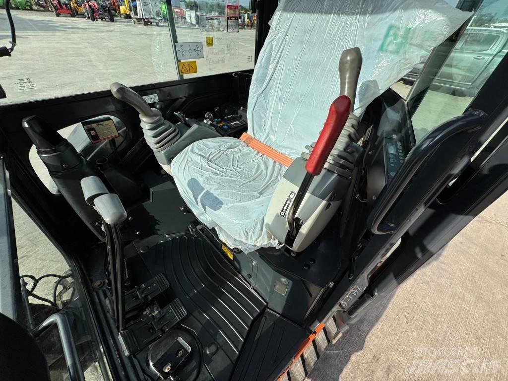Hitachi ZX 26 U-6 cr Міні-екскаватори < 7т