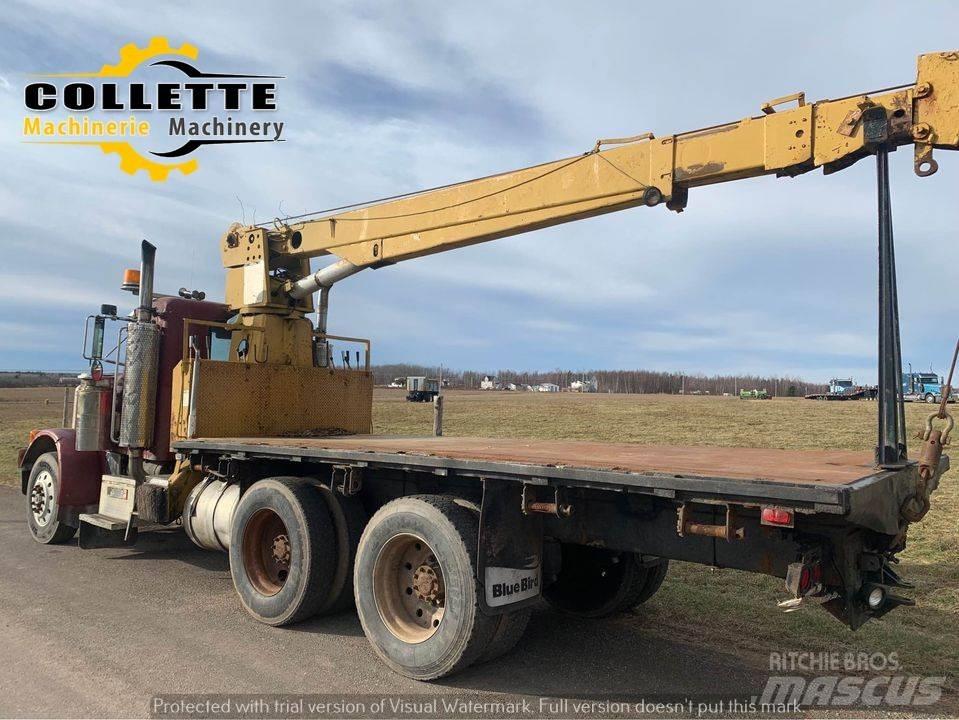 Peterbilt 379 Вертикальні щоглові підйомники