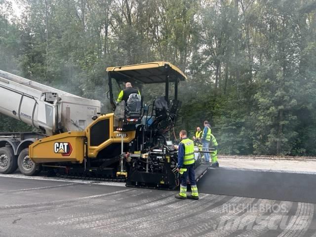 CAT AP 555 Асфальтовкладачі
