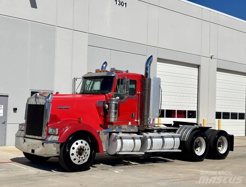 Kenworth W 900 Тягачі
