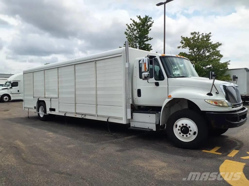 International 4300 Вантажівки для доставки напоїв