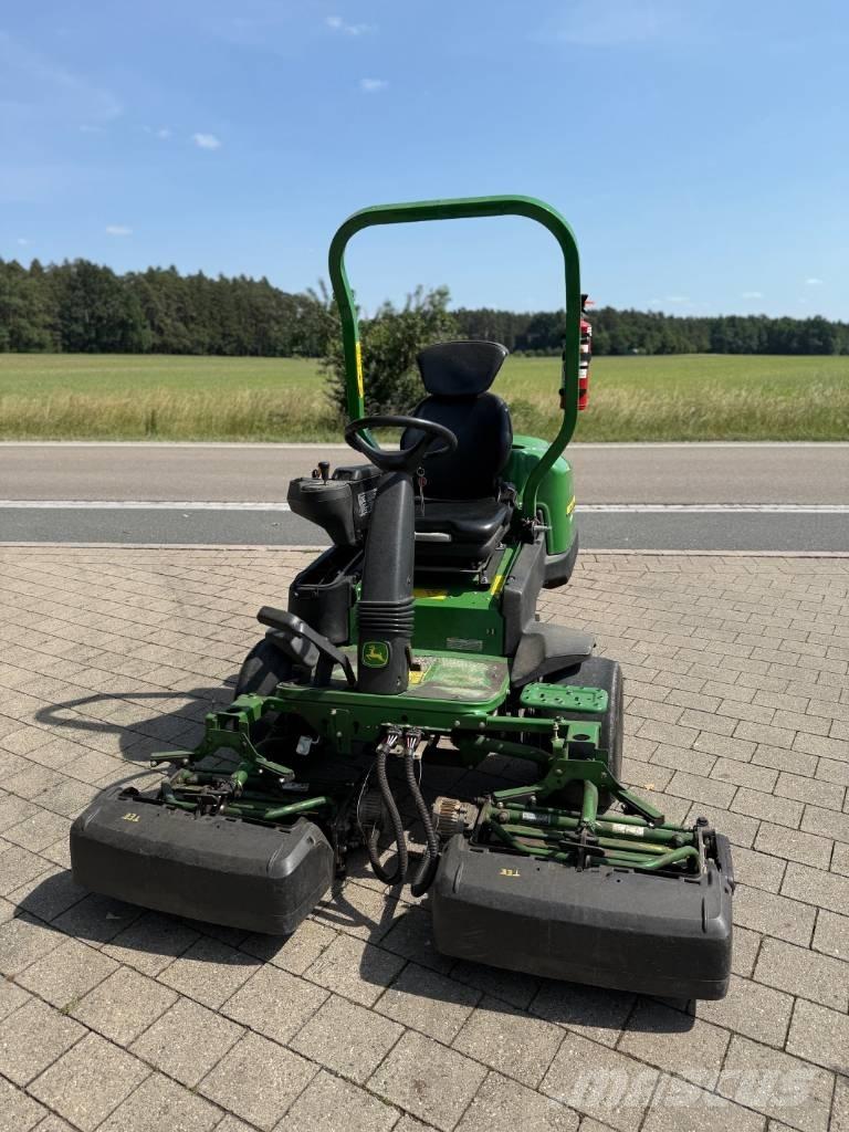 John Deere 2500 E Газонокосарки