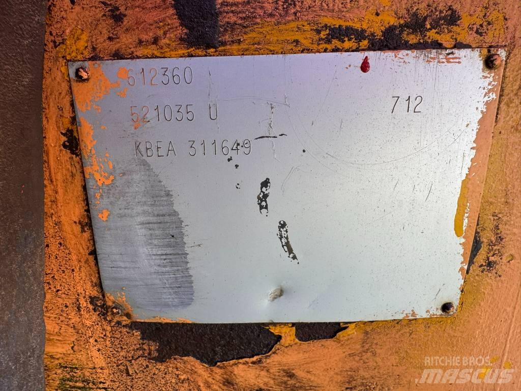 JCB 712 Зчленовані самоскиди