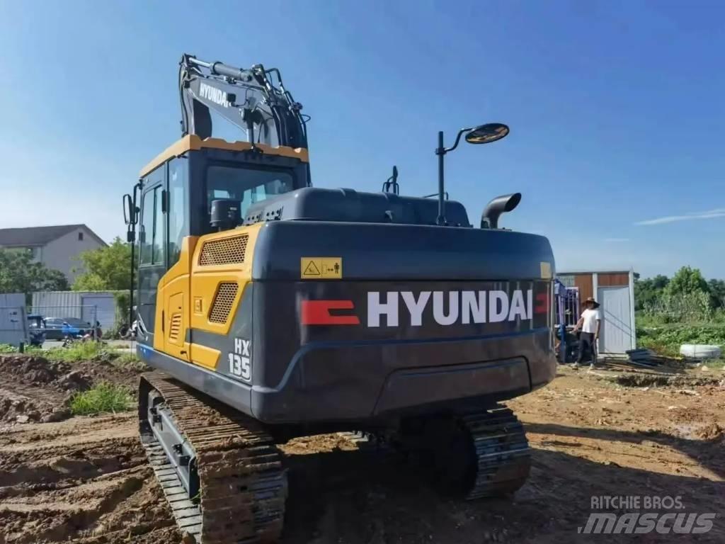 Hyundai HX135 Гусеничні екскаватори