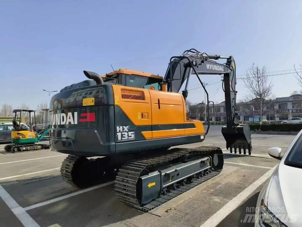 Hyundai HX135 Гусеничні екскаватори