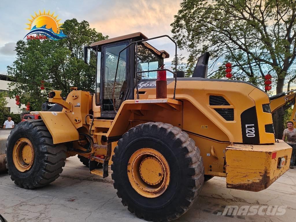 Volvo L 120 Фронтальні навантажувачі