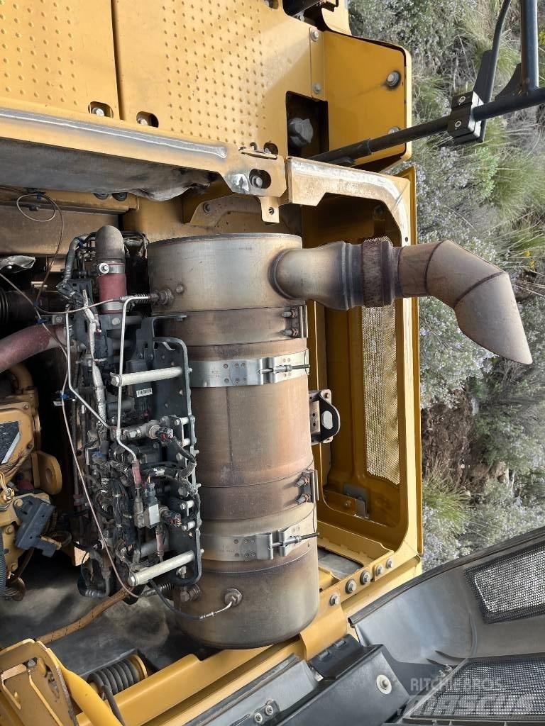 CAT 329 E Гусеничні екскаватори