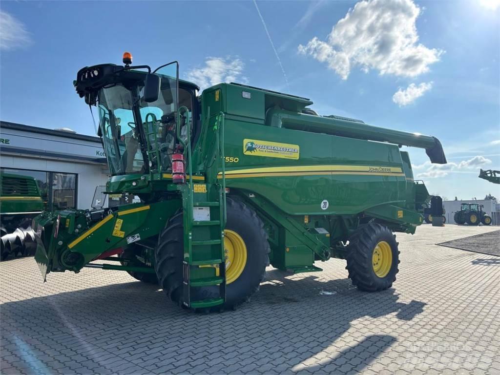 John Deere T550 Зернозбиральні комбайни